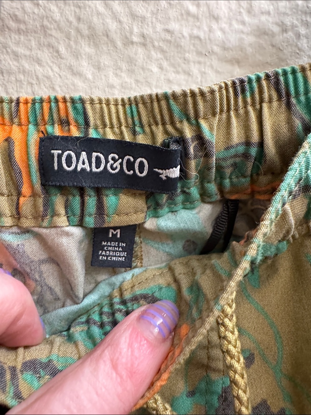 Toad&Co Women's Tan Shorts with Green and Orange Ocean Print - Picture 8 of 8